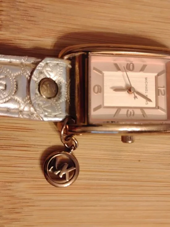 Michael Kors Women"s Watch With MK Charm. - Picture 5 of 7